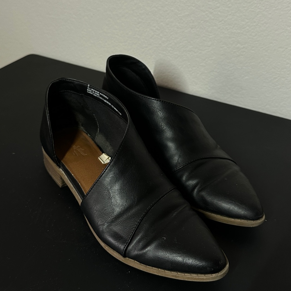 Universal Thread slip on boots